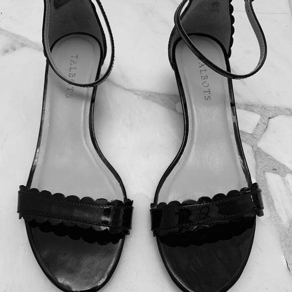 TALBOTS unique black patten sandals. - Picture 2 of 7